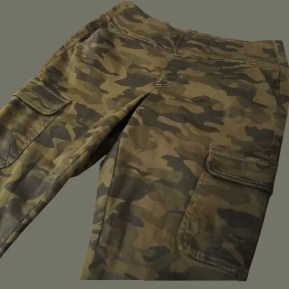 BELLE BY KIM GRAVEL Camouflage Cargo Pants 12 - NWOT - Picture 2 of 13